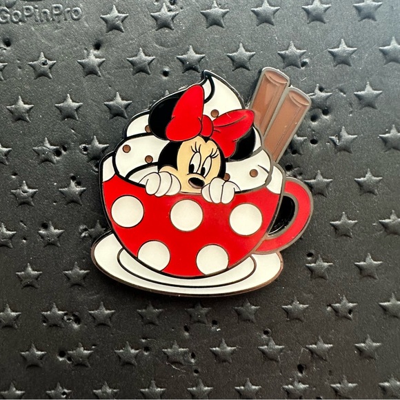 Disney Loungefly Hot Chocolate Series‎ Minnie Mouse Pin Trading - Picture 1 of 2